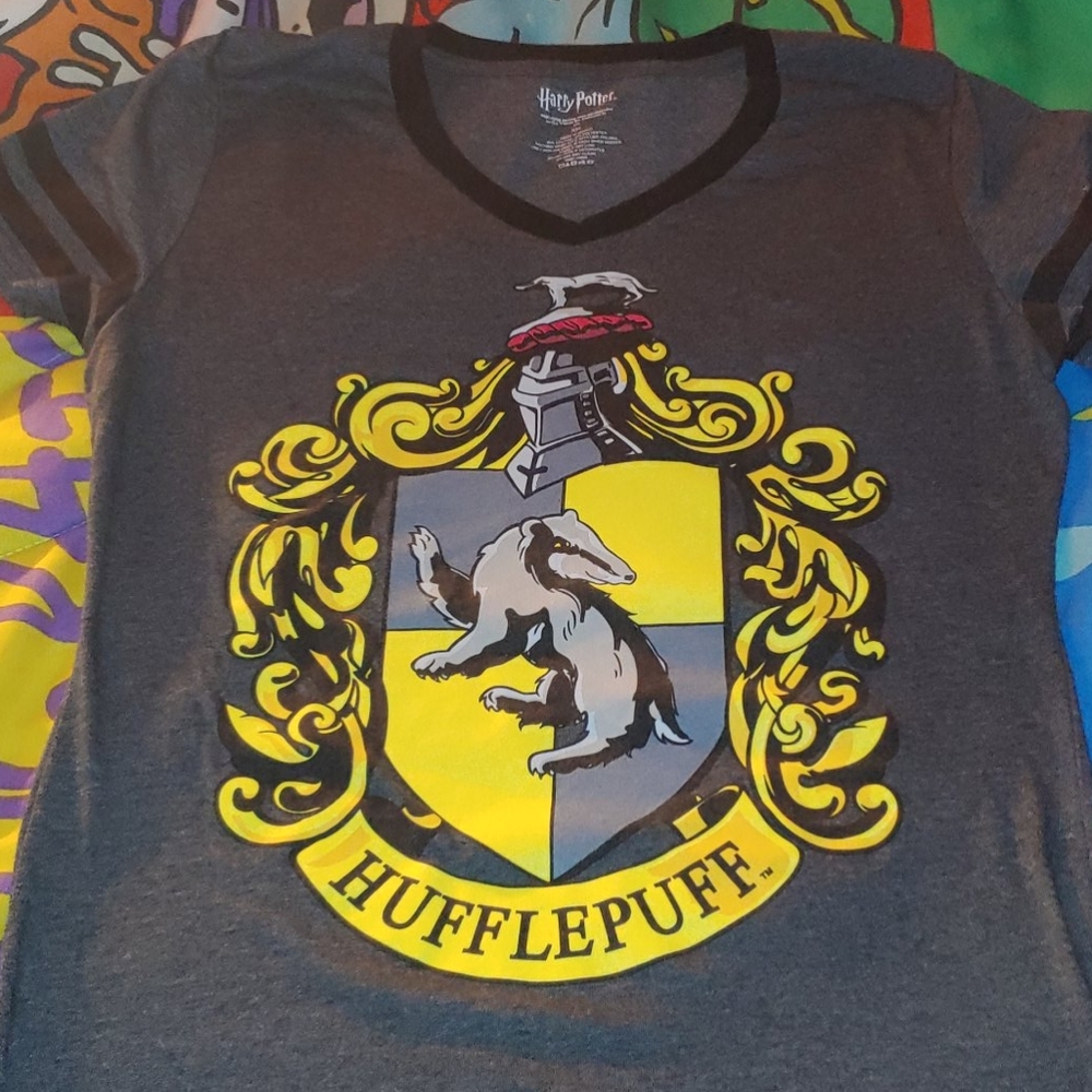 Harry Potter Hufflepuff Shirt (juniors)
